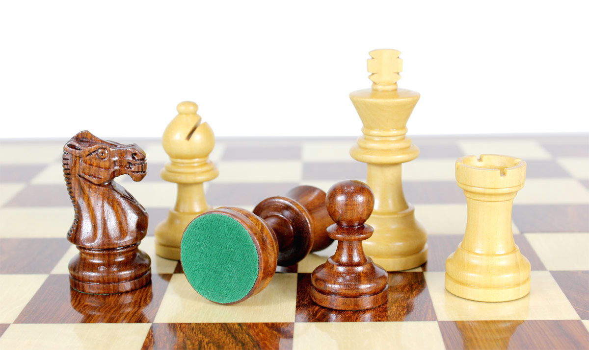 All chess pieces have felted bottom. The weight of the chess set is 4.58 lbs (2.08 kg)